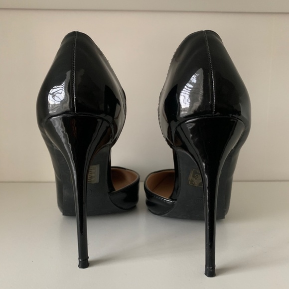 Black parent pumps with cross strap detail - Picture 2 of 3